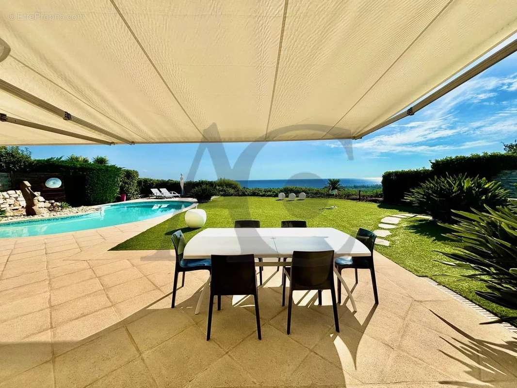 Maison à VILLENEUVE-LOUBET