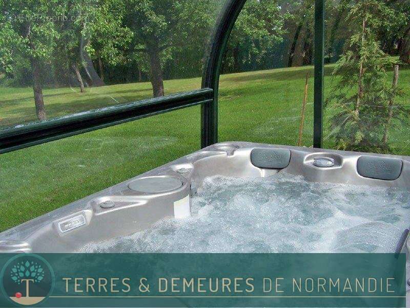 Maison à PONT-L&#039;EVEQUE