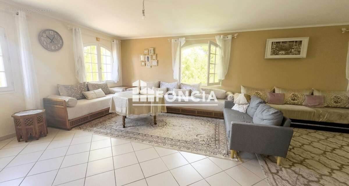 Spacieuse maison familiale de plain-pied avec jardin, dans un quartier calme et arboré - photo 3