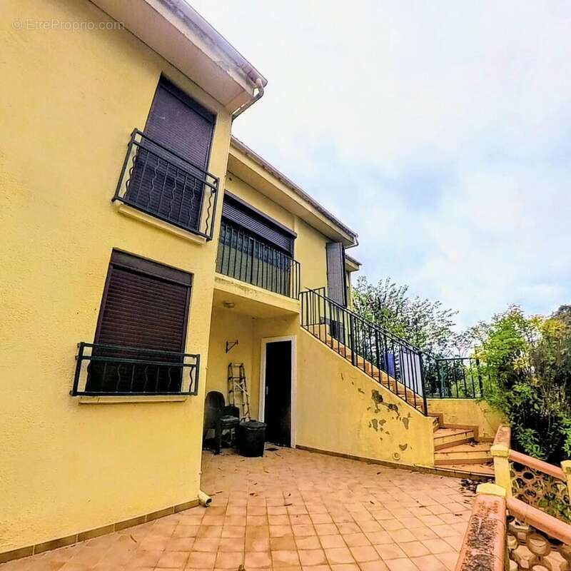 Maison à PEYROLLES-EN-PROVENCE