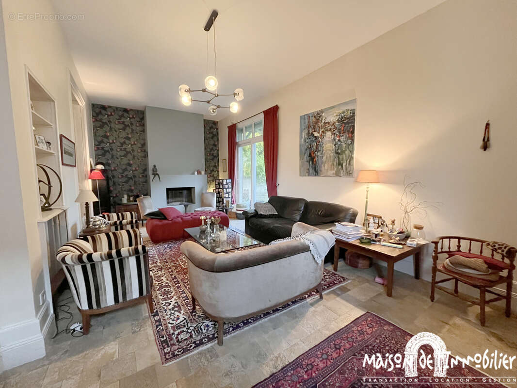Maison à COGNAC