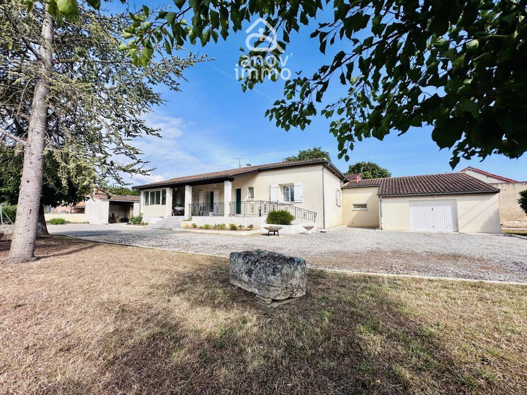 Maison à CHATEAUNEUF-SUR-CHARENTE