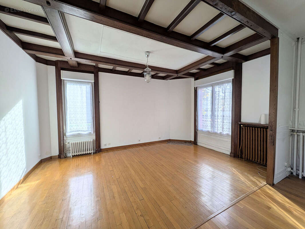 Maison à VILLEMOMBLE