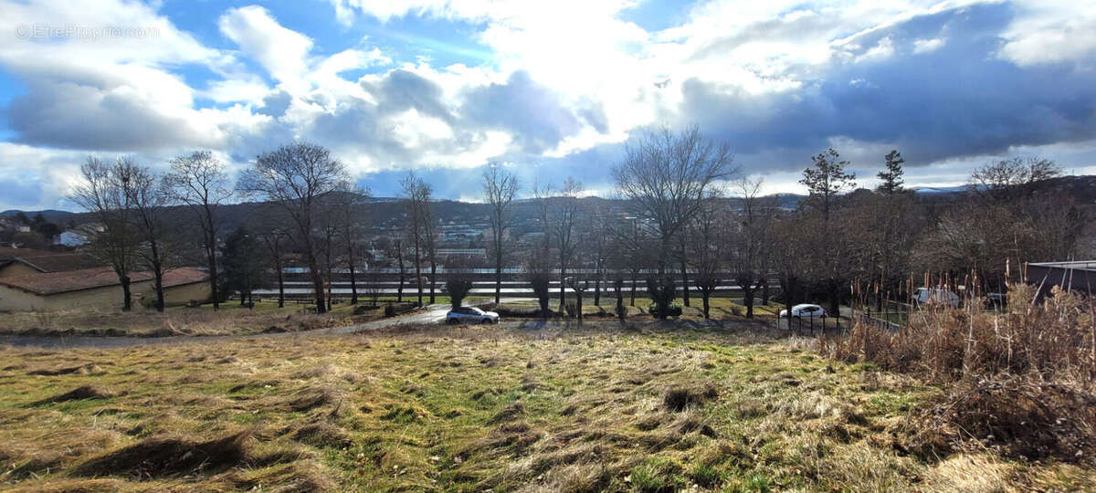 Terrain à SAINT-GERMAIN-LAPRADE