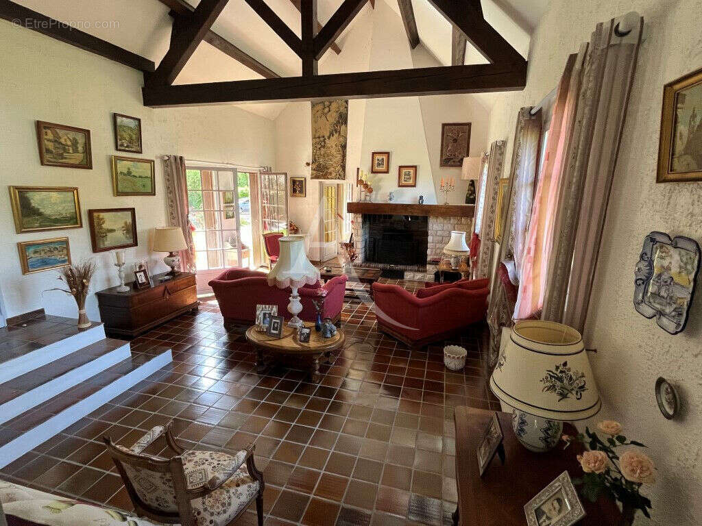 Maison à COSNE-COURS-SUR-LOIRE