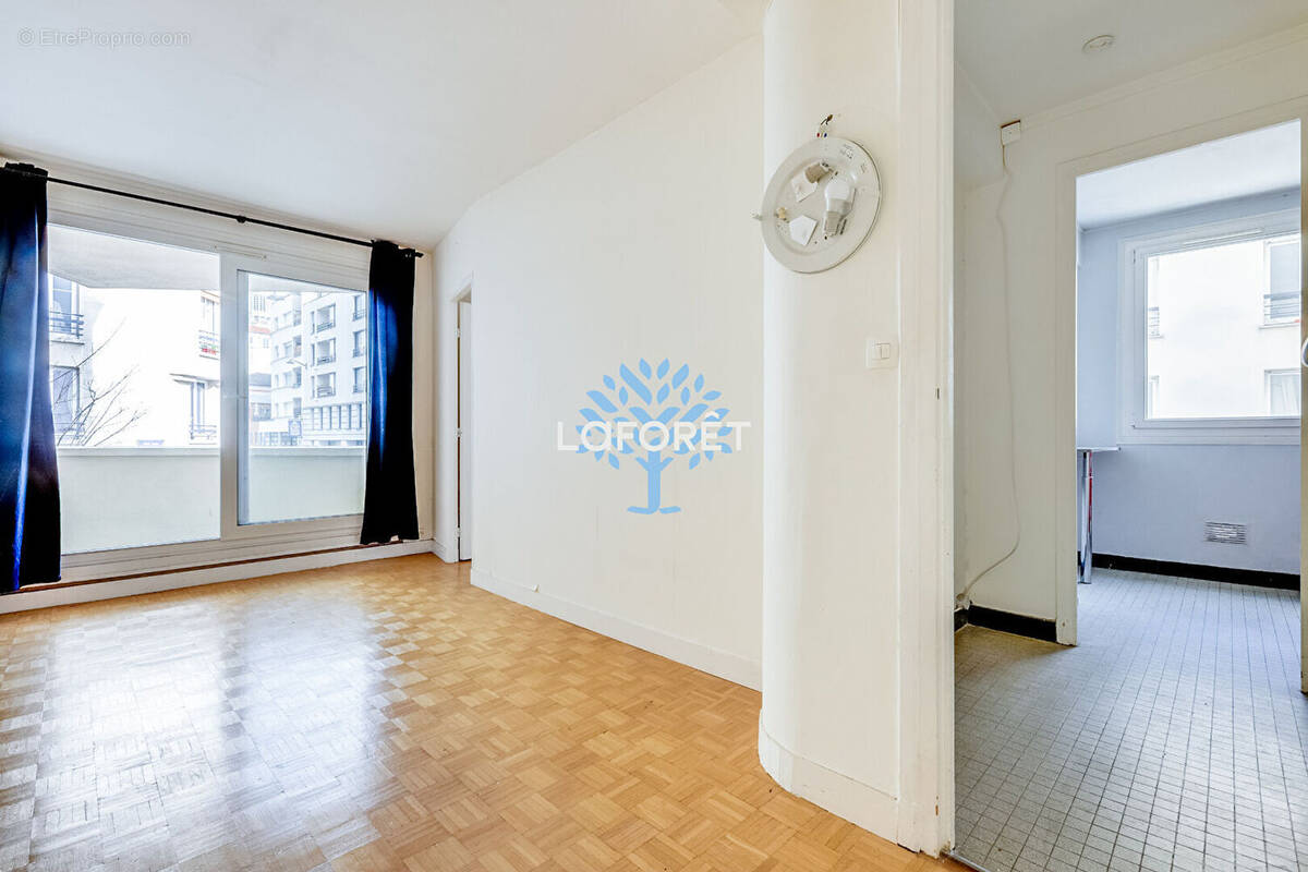 Appartement à PARIS-20E