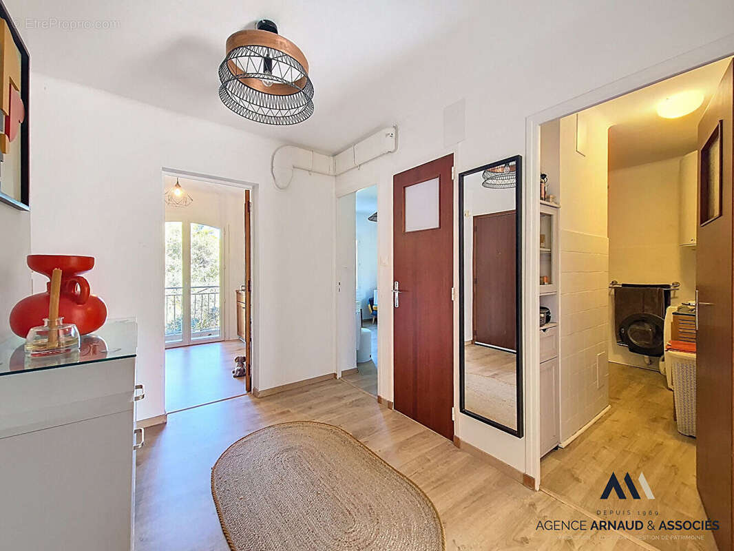 Appartement à SAINT-CYR-SUR-MER