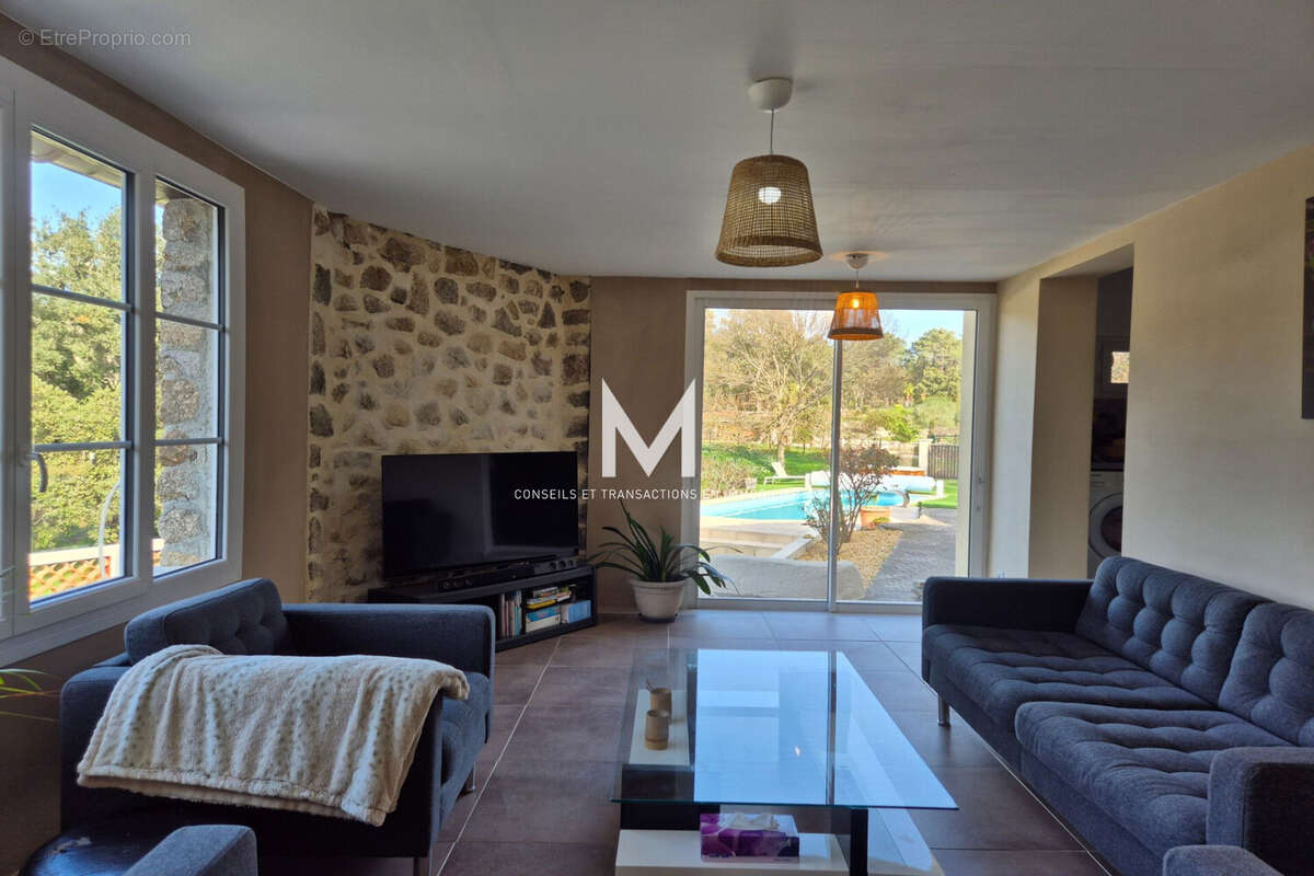 Maison à PLAN-DE-LA-TOUR