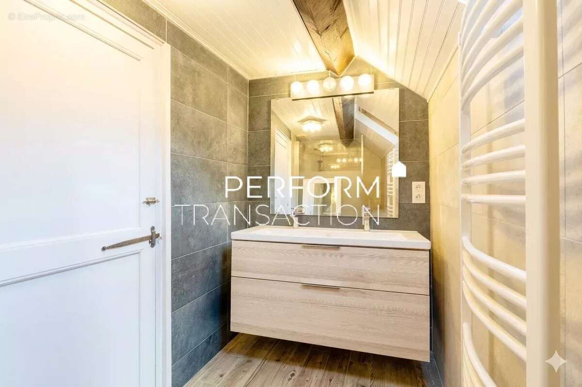 COUP DE CŒUR : Maison en pierre d'environ 170 m² - photo 9