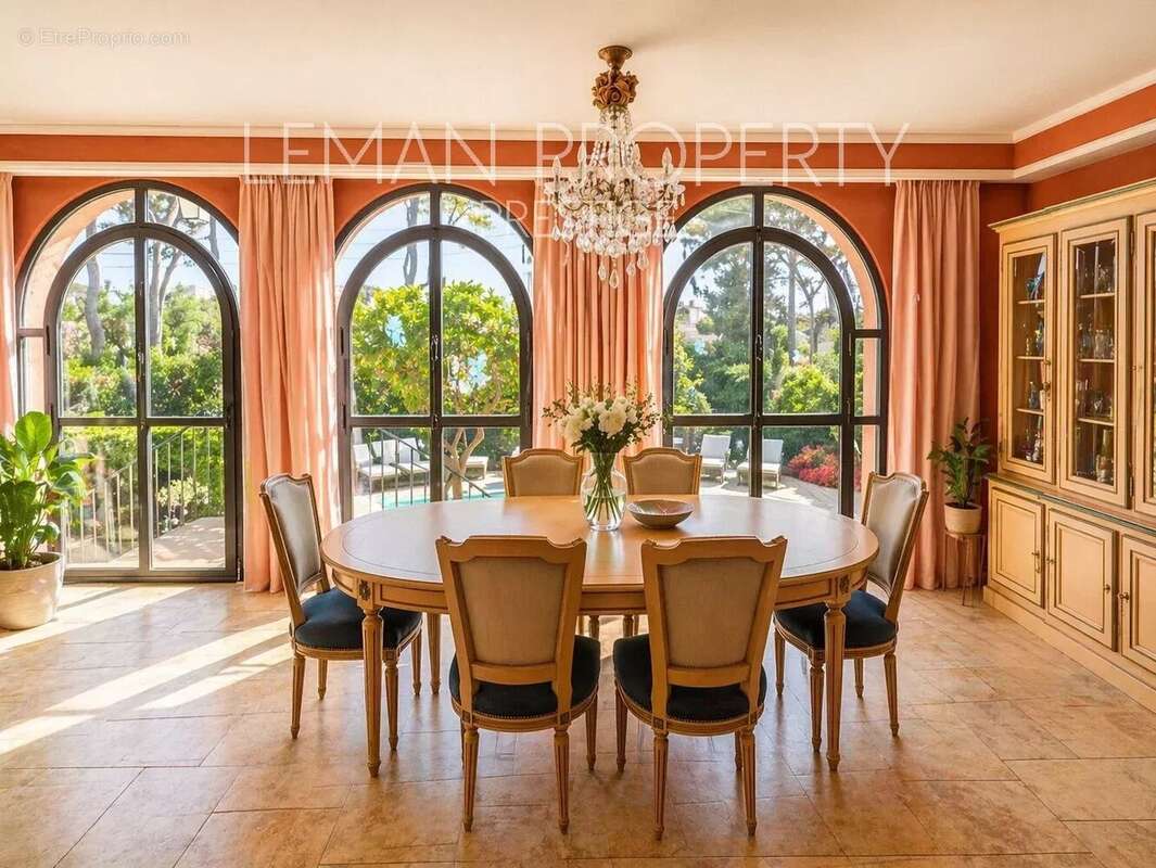 Maison à MOUGINS