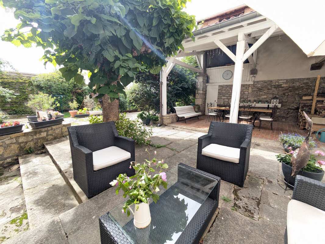 Maison à AIGUEPERSE