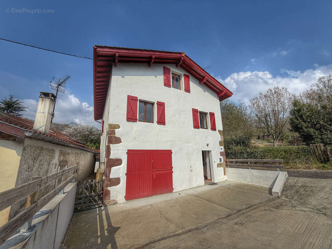 Maison à SAINT-ETIENNE-DE-BAIGORRY