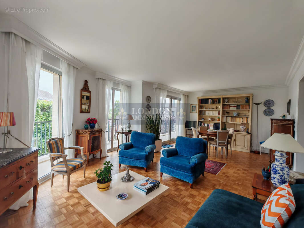 Appartement à VERSAILLES