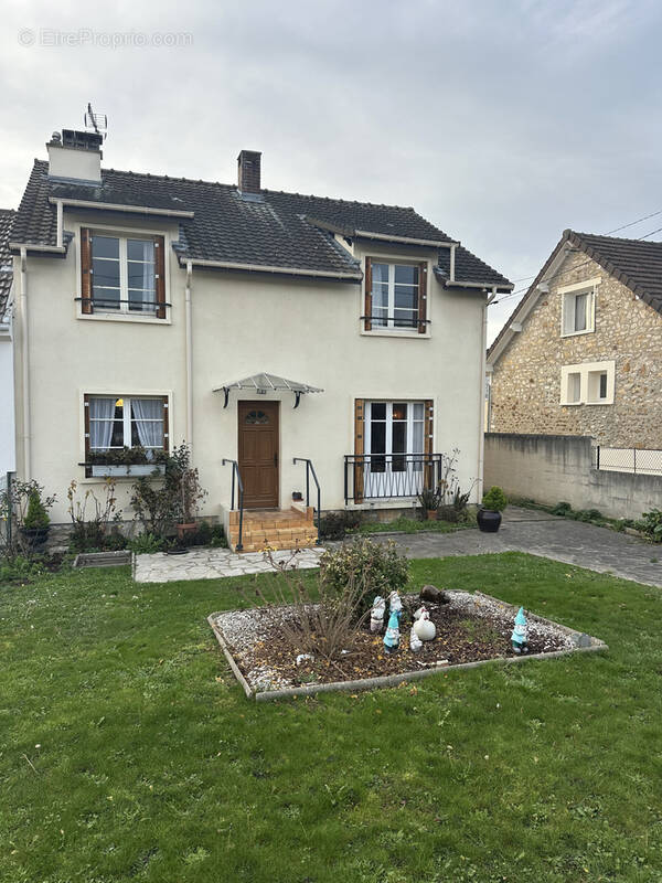 Maison à LE MEE-SUR-SEINE