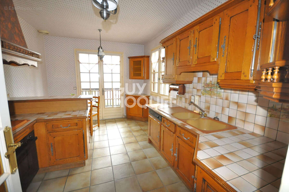 Maison à SAINT-SYMPHORIEN-SUR-COISE