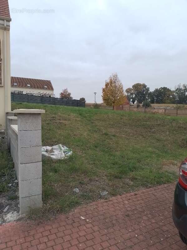 Terrain à COMPIEGNE