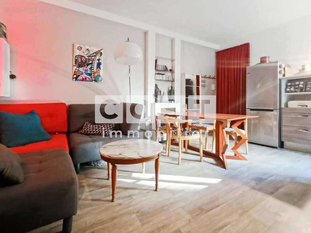 Appartement à COURBEVOIE