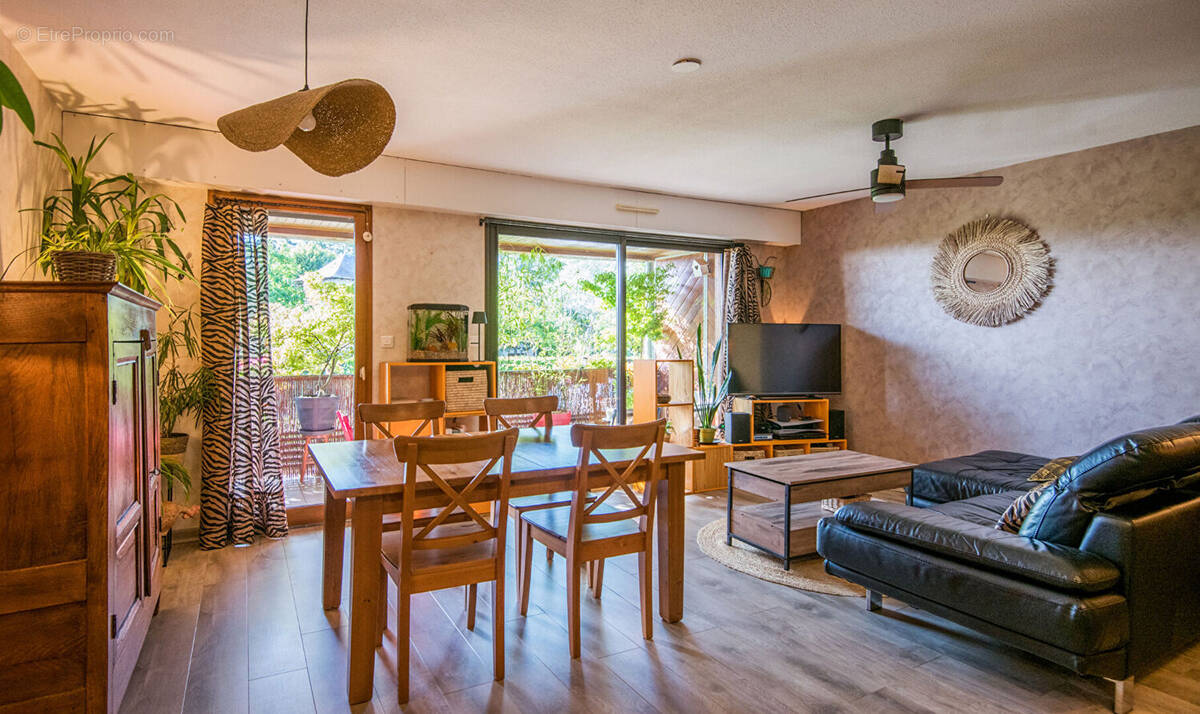 Appartement à SEBAZAC-CONCOURES
