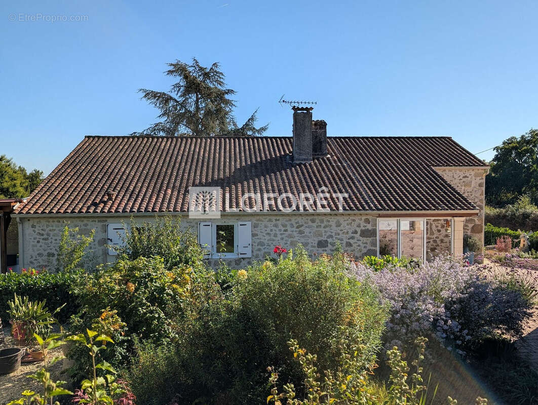 Maison à MONCRABEAU