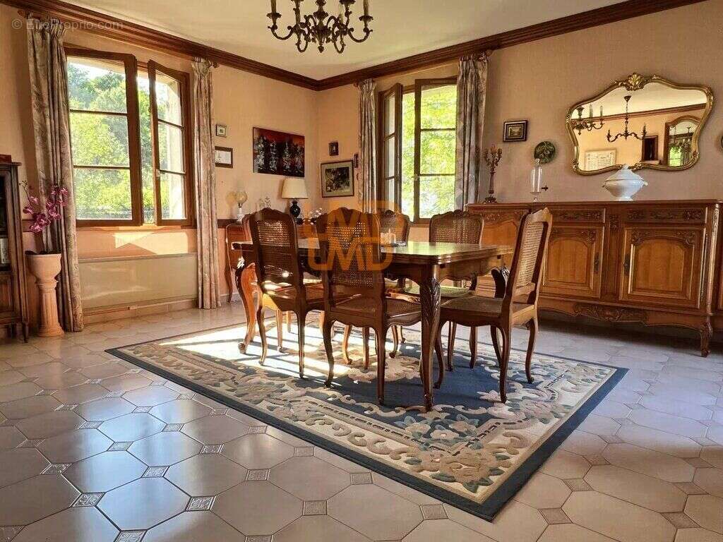 Maison à RUOMS