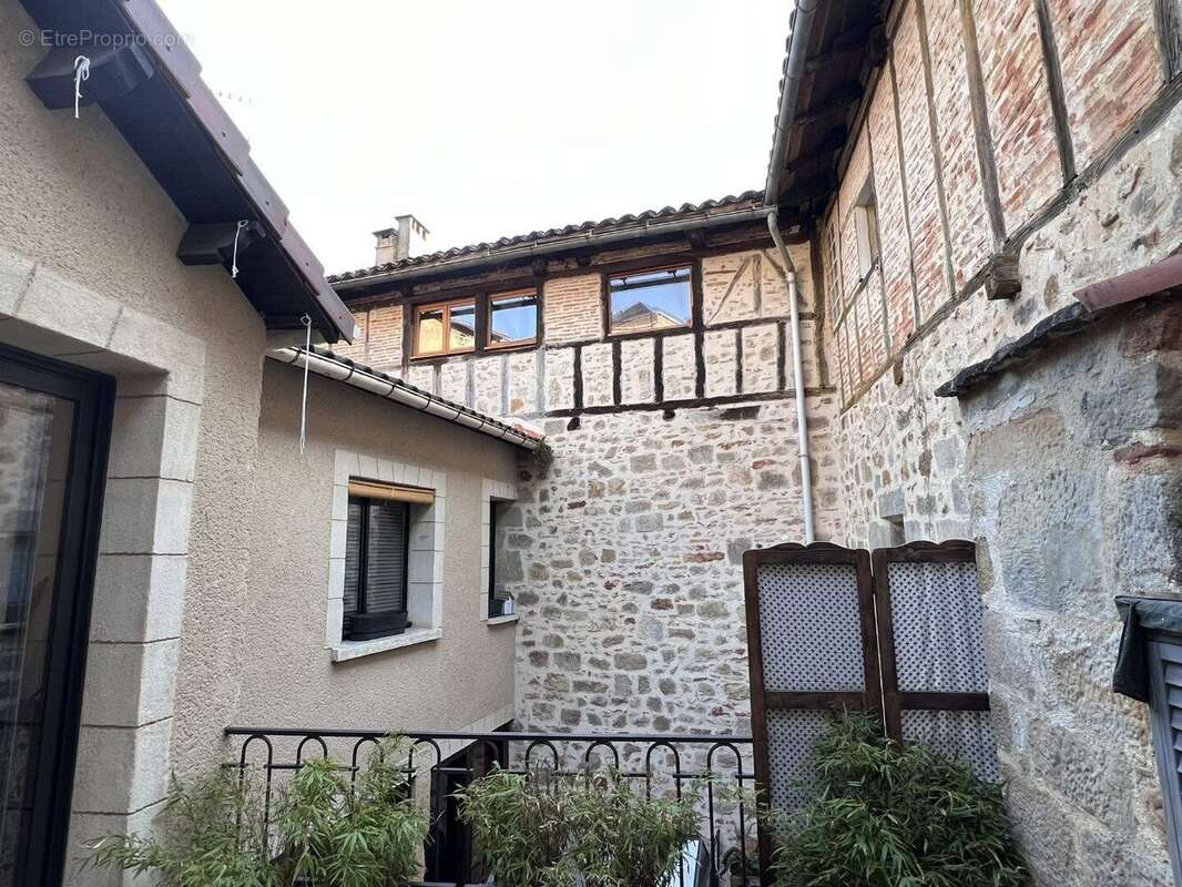 Opportunité dans Centre Historique Maison avec terrasse ... - photo 4