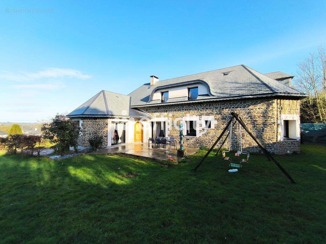 Maison à VILLEDIEU-LES-POELES