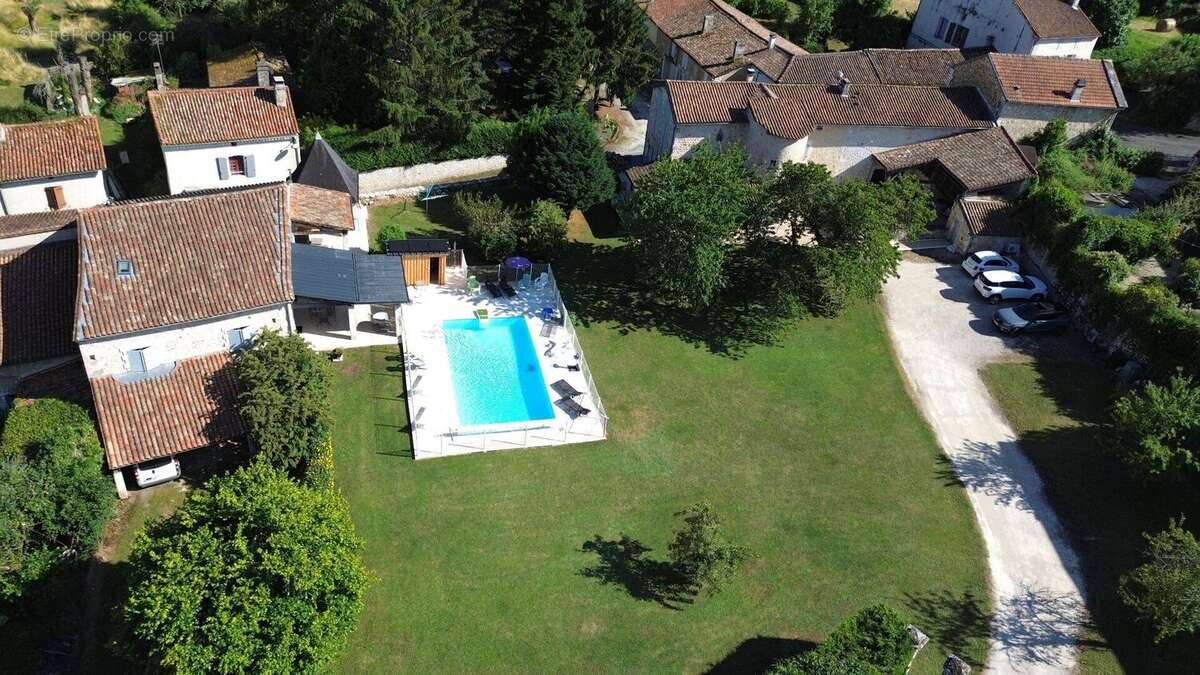 Maison à CHARRAS
