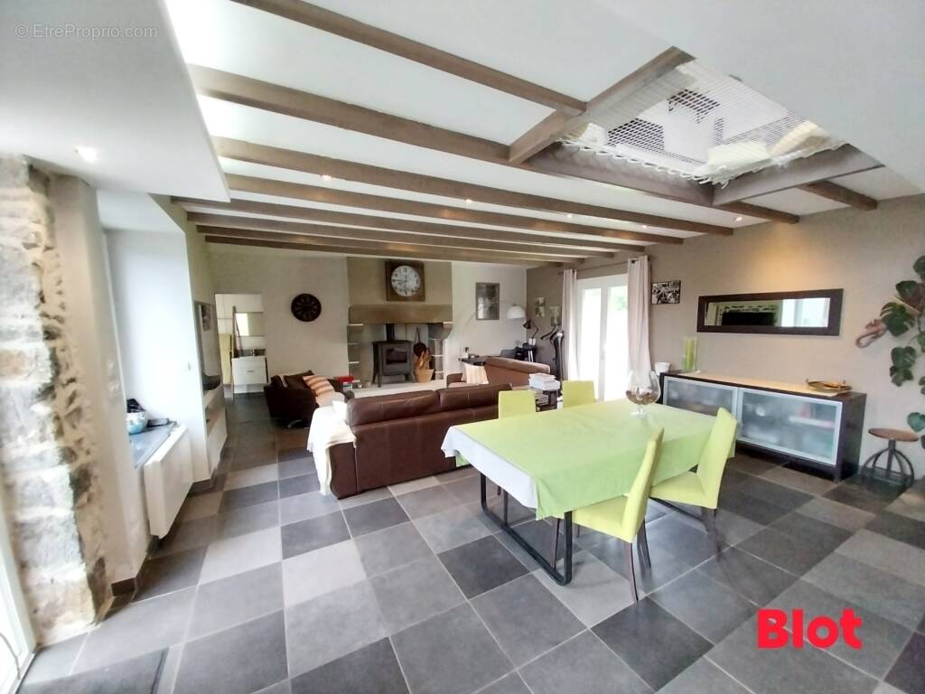 Maison à SAINT-PIERRE-DE-PLESGUEN