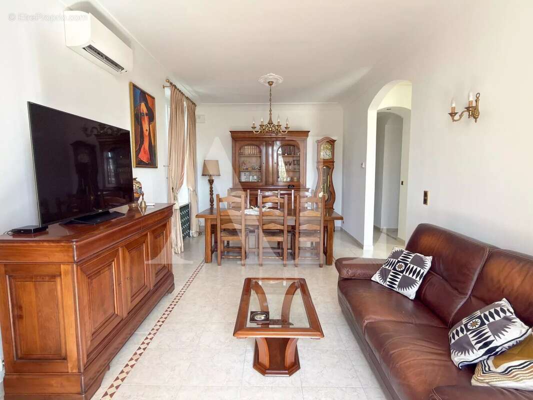 Maison à VALLAURIS