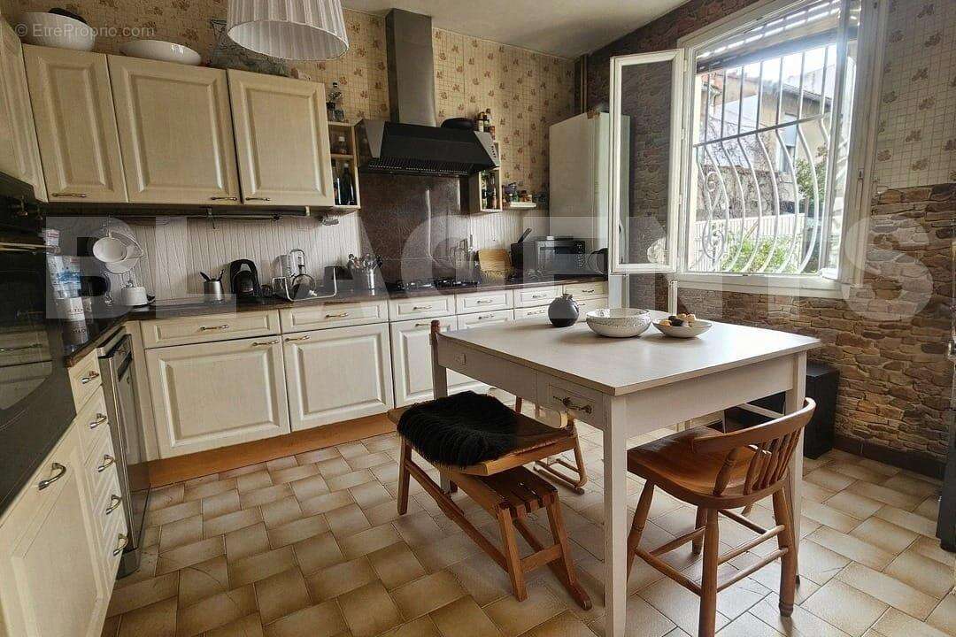 IMG-20251205-WA0036 - Maison à MARSEILLE-4E