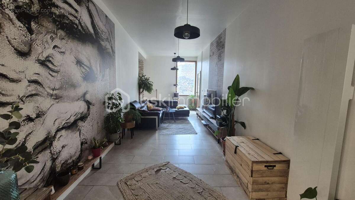A vendre maison de maitre renovee deux faces de 183m² a baixas - centre ville - proche des commerces - terrasse - quatre chambre - photo 5