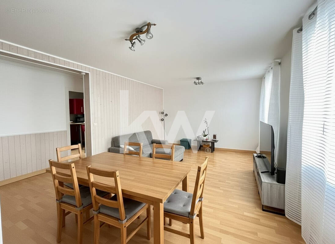 Appartement à SAINT-JEAN-DE-LA-RUELLE