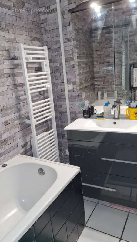 Maison à VIC-SUR-SEILLE