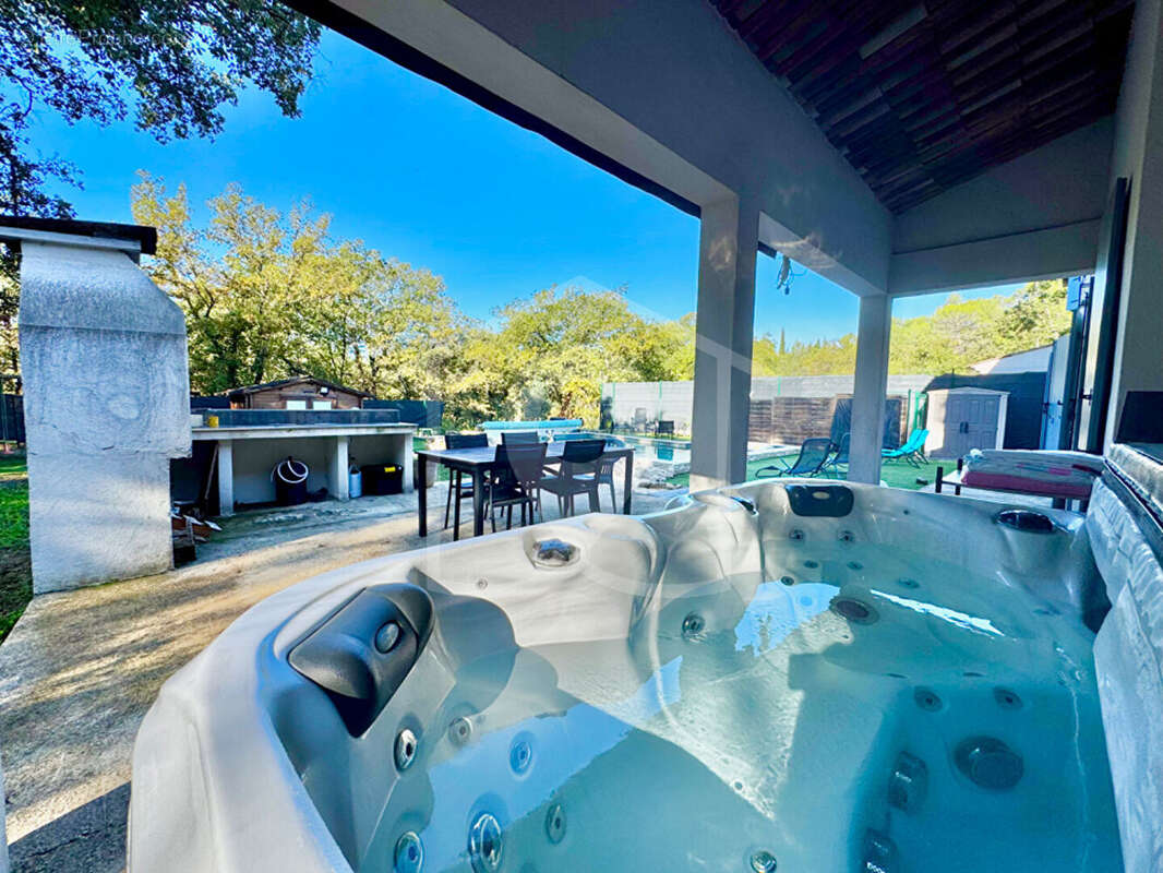 Maison à MONTAUROUX