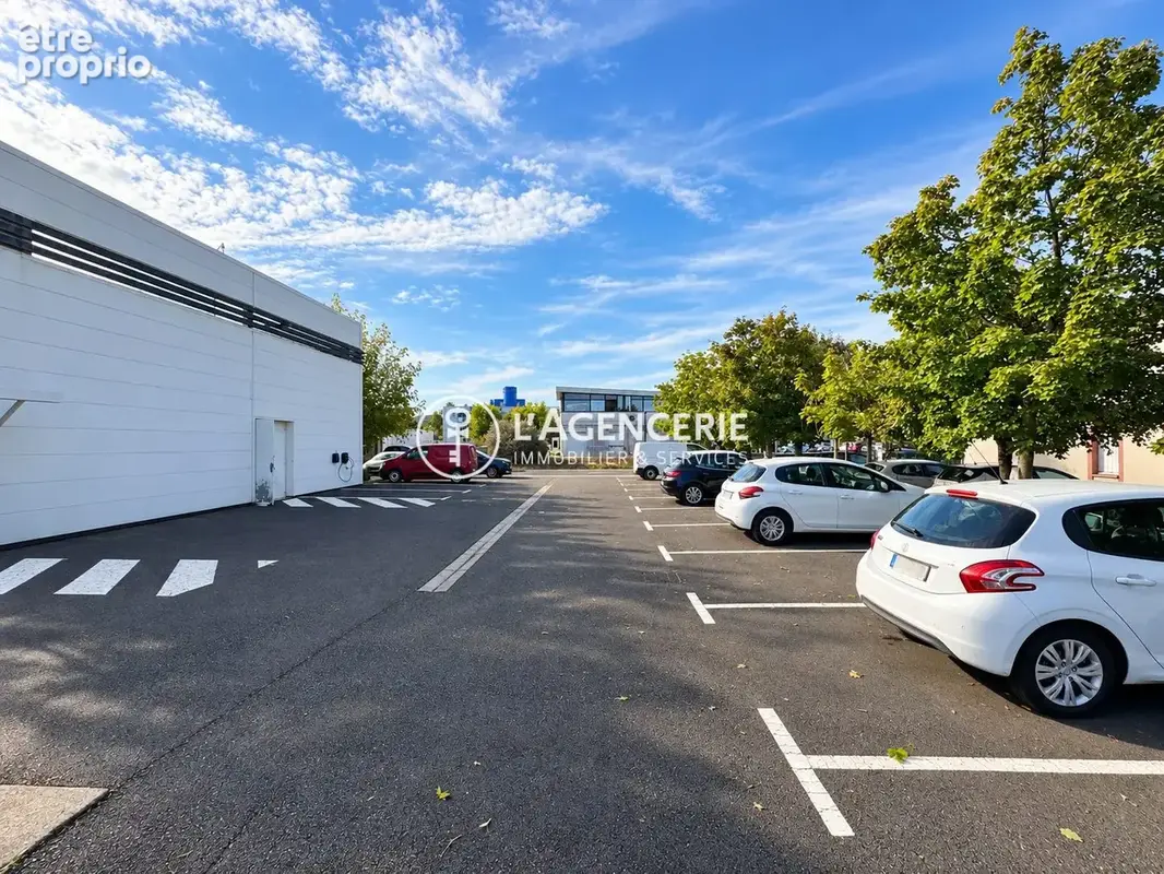 Commerce 742 m² à vendre à Albi (81000) - photo 2