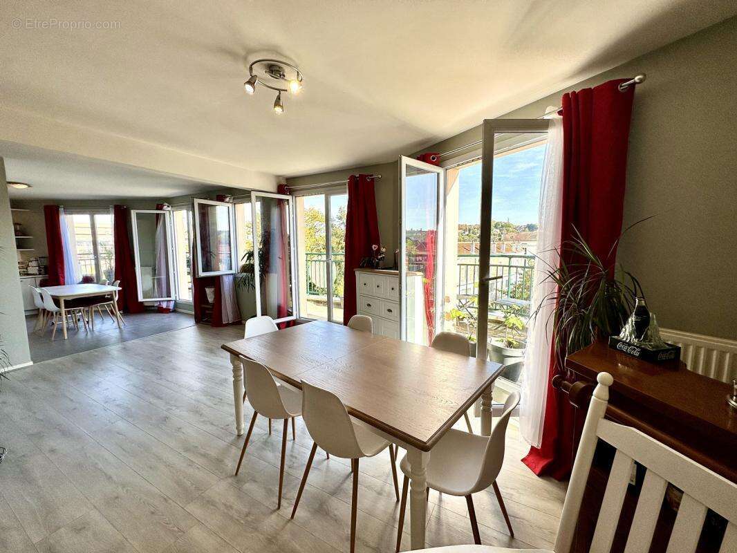 Appartement à CORBEIL-ESSONNES