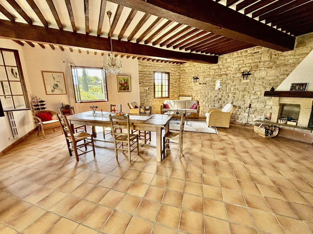 Maison à MALAUCENE