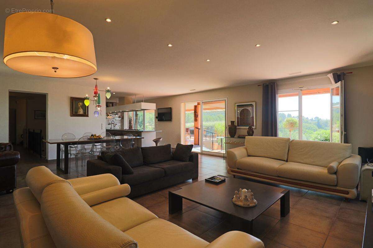 Maison Villeneuve Les Avignon 5 pièce(s) 221 m2 - photo 8