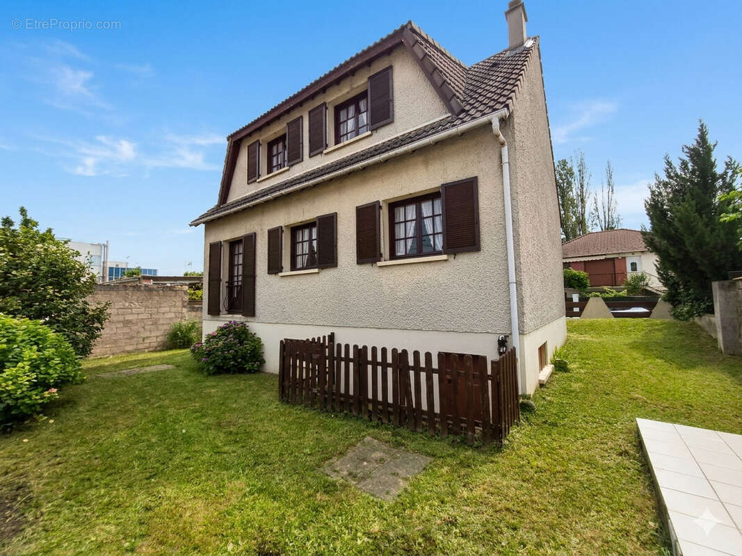 Maison à LE BLANC-MESNIL