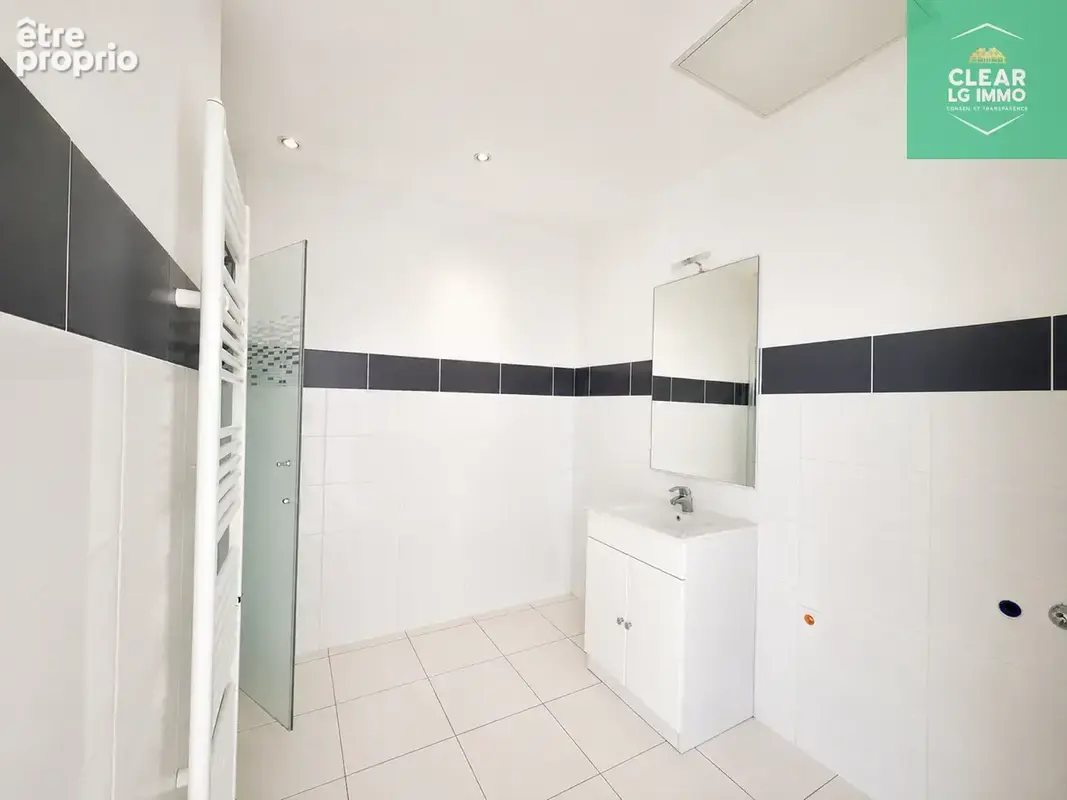Appartement F4 rénové 100 m2 à Homécourt - photo 7