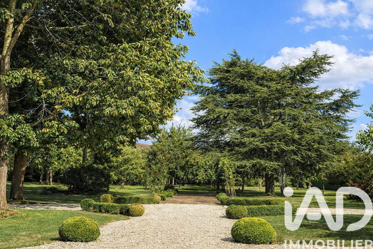 Maison 236 m² à Sacquenville  - photo 6