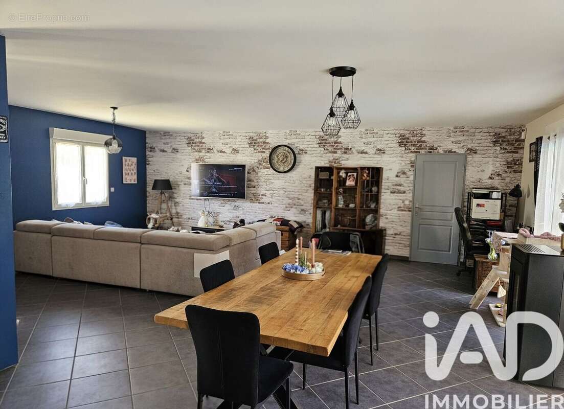 Maison 150 m² à Granzay-Gript  - photo 2