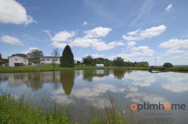  Propriété exceptionnelle avec étang privé sur plus de 1,7 hectare – Mazerolles, Charente  - photo 41