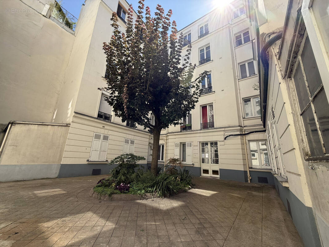 Appartement à PARIS-14E