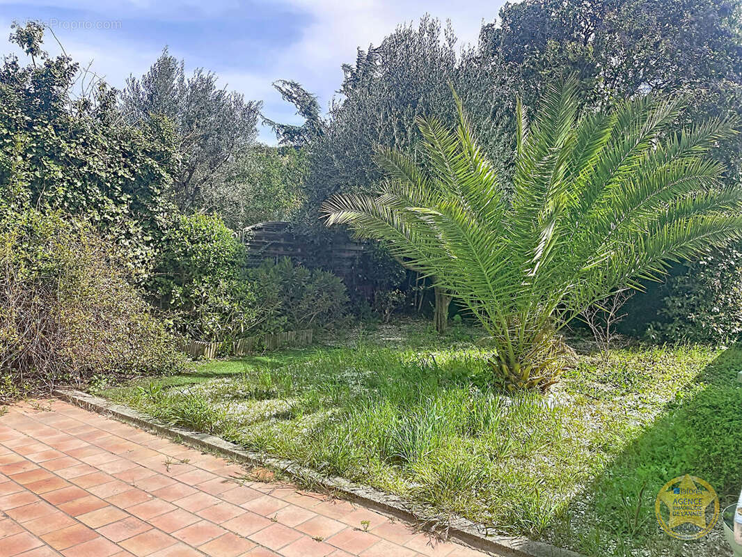 Maison à LES ANGLES