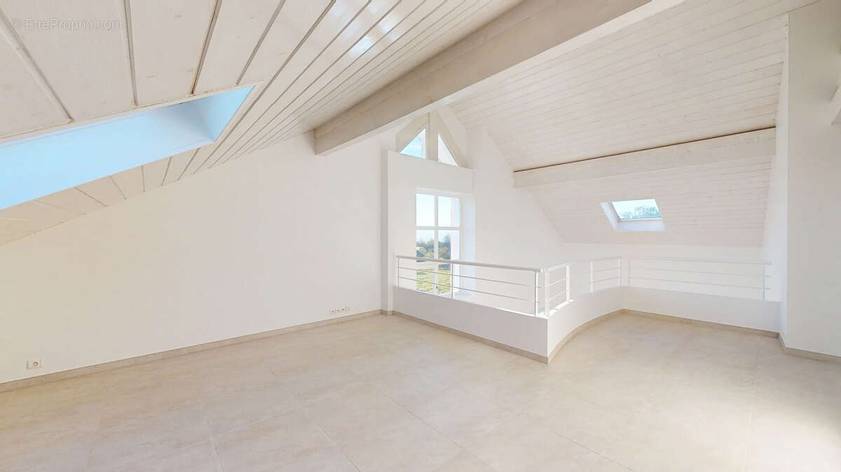 Appartement à CRANVES-SALES