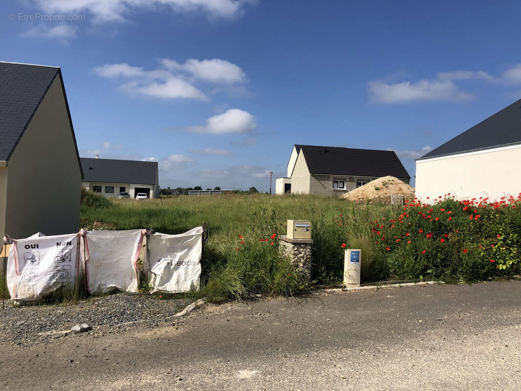 Terrain à AZAY-SUR-CHER