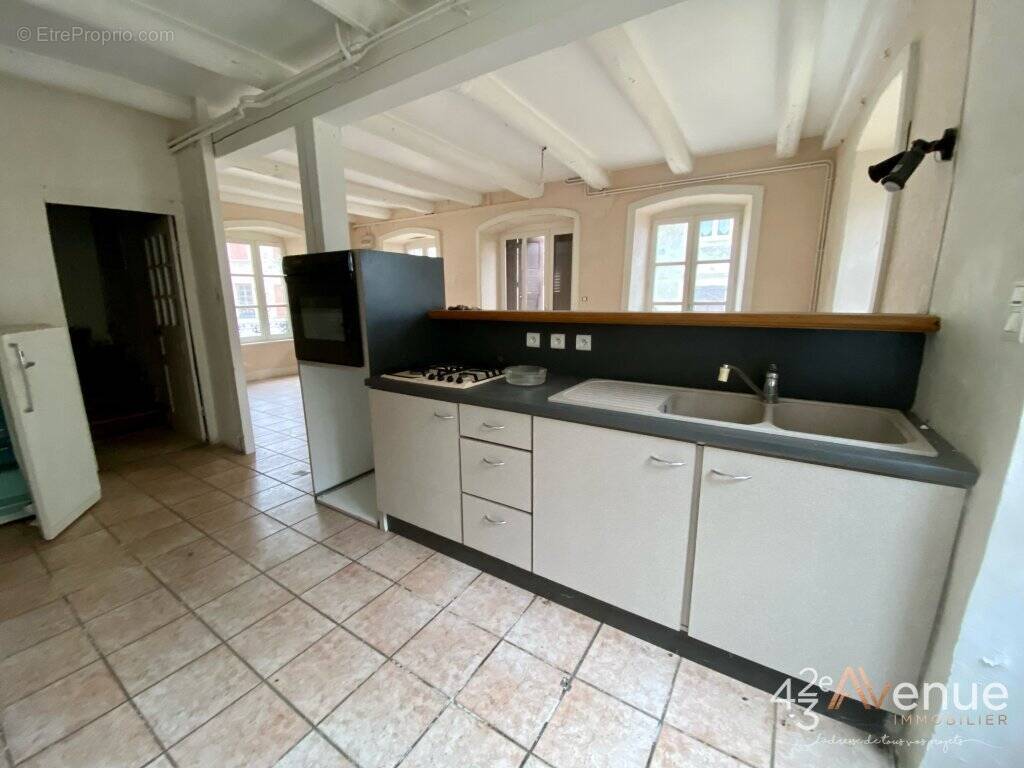 Maison à ROCHE-EN-REGNIER