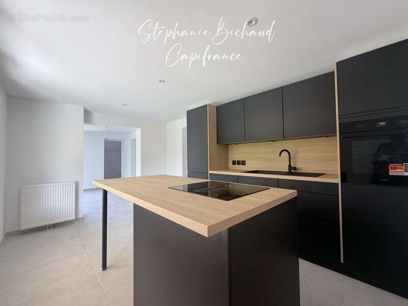 Maison à vendre 7 pièces LA ROCHE DES ARNAUDS (05) - photo 3