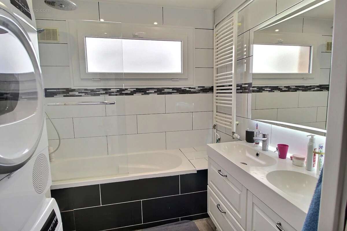 Appartement à SAINT-MAUR-DES-FOSSES